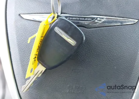 2013 Chrysler 200 Touring из США, поврежденный, VIN 1C3CCBBB4DN726441